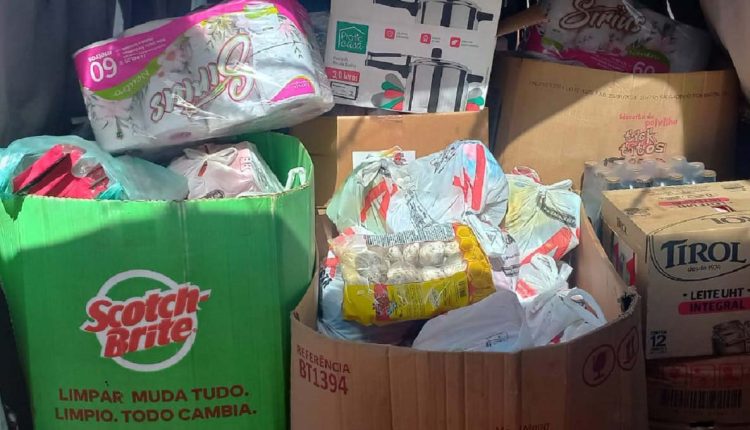 Levados em uma van, produtos estavam com sacolas plásticas de um estabelecimento atacadista de Foz do Iguaçu. Foto: Gentileza/Senasa