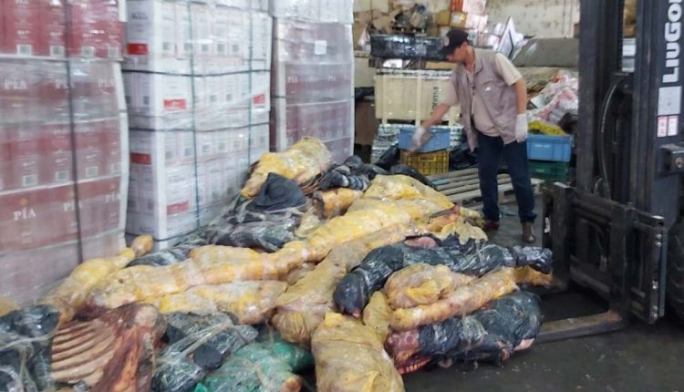 Carne foi levada para o depósito aduaneiro da cabeceira paraguaia da Ponte da Amizade. Foto: Gentileza/Ministério Público do Paraguai