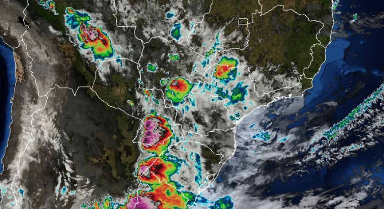 Imagem do satélite GOES16, compartilhada pelo Simepar, mostra áreas de instabilidade sobre o Paraguai e a Argentina.