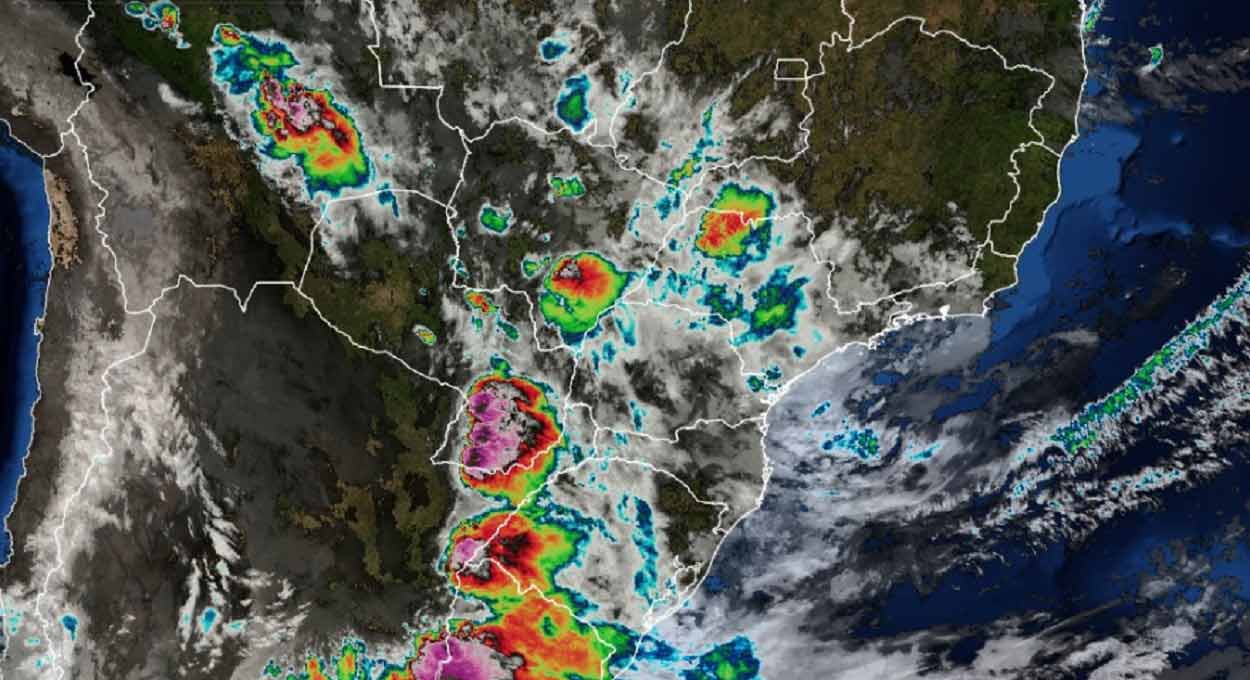 Foz do Iguaçu tem alerta laranja de temporal até terça-feira (16)