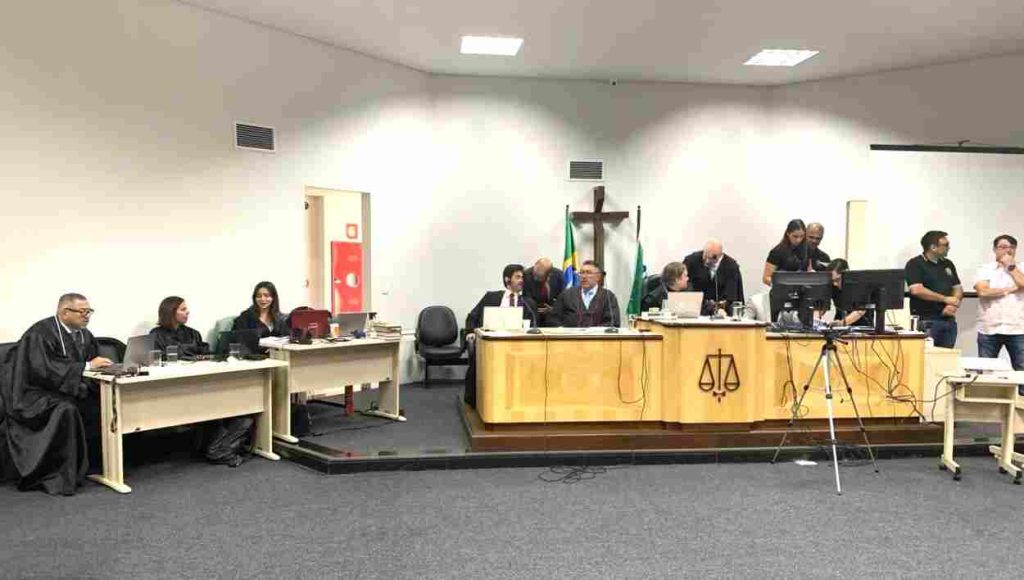 Defesa de Jorge Guaranho abandona sessão, e júri é adiado