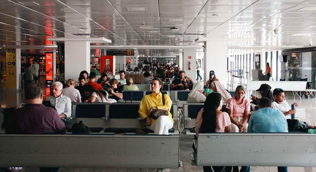 Com quase 530 mil passageiros no 1.º trimestre, Aeroporto de Foz do Iguaçu registra leve alta em relação a 2023