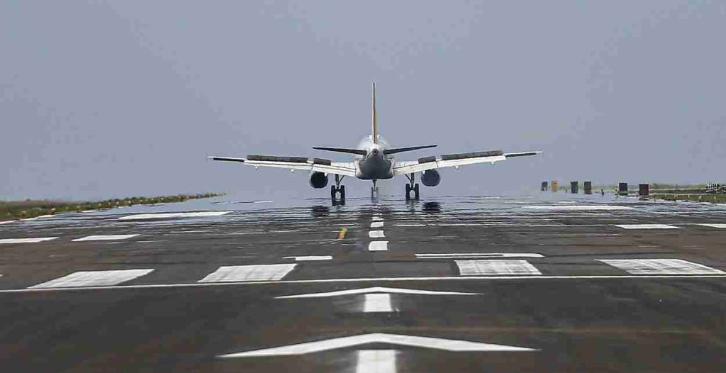 Fiscalização apreende R$ 100 mil em celulares no aeroporto em Foz do Iguaçu