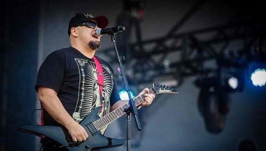 Foz do Iguaçu receberá show de Digão, vocalista dos Raimundos