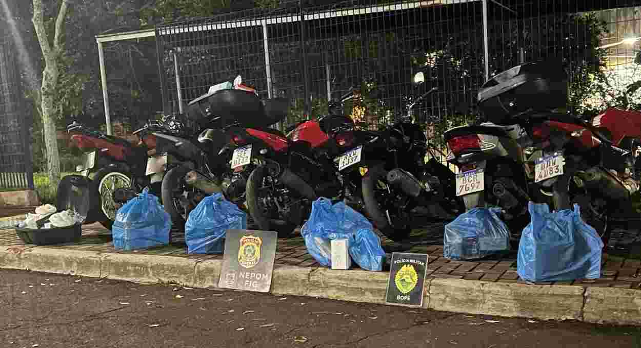 Polícia apreende comboio de 6 motos e mercadorias perto da Ponte da Amizade