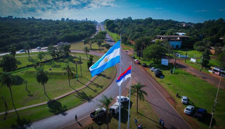 Se a matéria for aprovada, Puerto Iguazú ficará com o mesmo horário de Ciudad del Este, uma hora atrás em relação a Foz do Iguaçu. Foto: Gentileza/Prefeitura de Puerto Iguazú (Arquivo)