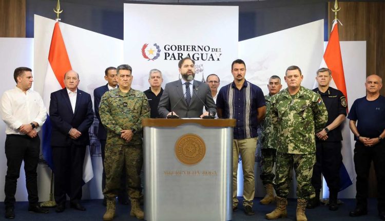 Entrevista coletiva foi concedida em Mburuvicha Roga, residência oficial da Presidência da República. Foto: Gentileza/Ministério da Justiça do Paraguai