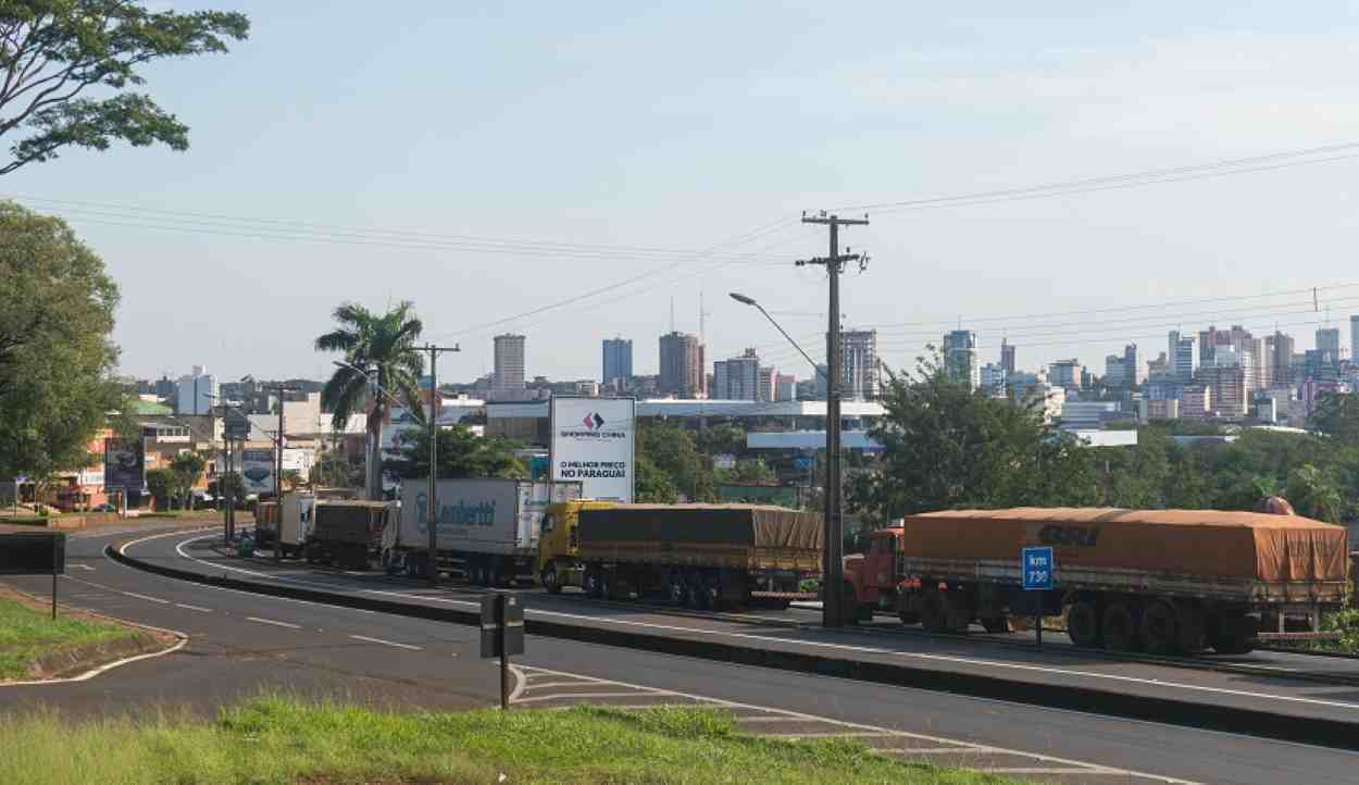 Foz do Iguaçu sedia seminário sobre fluxos de cargas na fronteira
