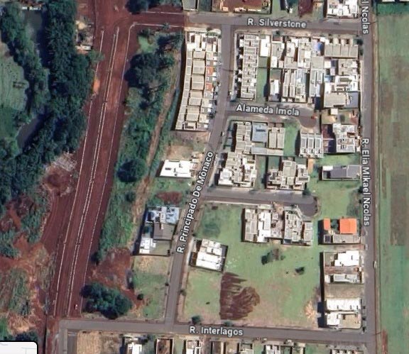 Perto da ampliação da Avenida Ayrton Senna, nomes de ruas relembram locais nos quais o piloto fez história. Imagem: Google Street View