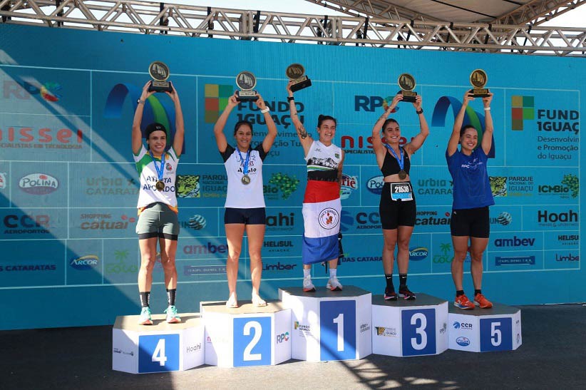 Pódio da Meia Maratona, Feminino Geral. Foto: Luciano Xavier/Urbia Cataratas