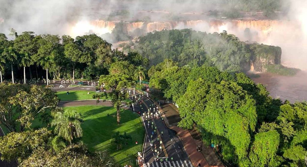 Percurso da prova é único, com trechos junto às Cataratas e em meio à vegetação do parque. Foto: Marcos Labanca/Urbia Cataratas