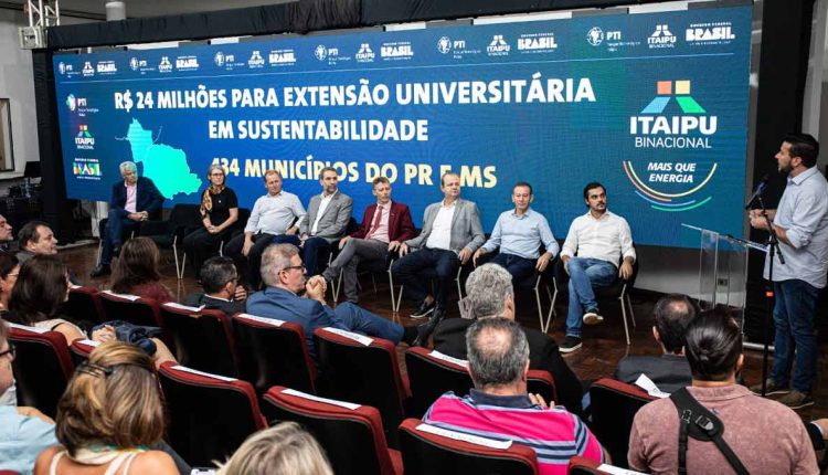 Lançamento ocorreu em Londrina, na sede da Universidade Estadual de Londrina (UEL). Foto: Assessoria/PTI