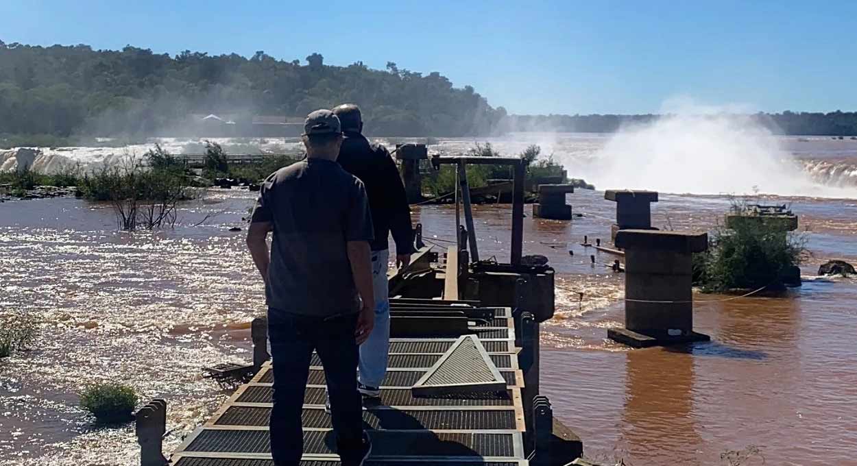 Segundo a concessionária, reconstrução da passarela já está em 70%. Foto: Gentileza/Iguazú Argentina