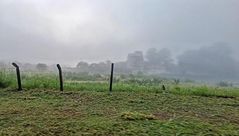 Neblina deixou o cenário difuso na transição entre as zonas urbana e rural. Foto: Marcos Labanca/H2FOZ