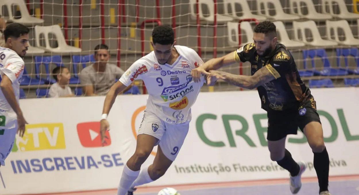 Azulão não conseguiu o empate nos minutos finais. Foto: Diego Ianesko/Umuarama Futsal