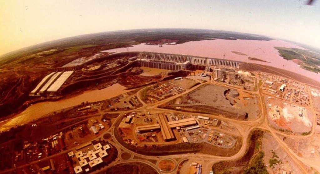 Itaipu, usina que redesenhou a fronteira, completa 50 anos