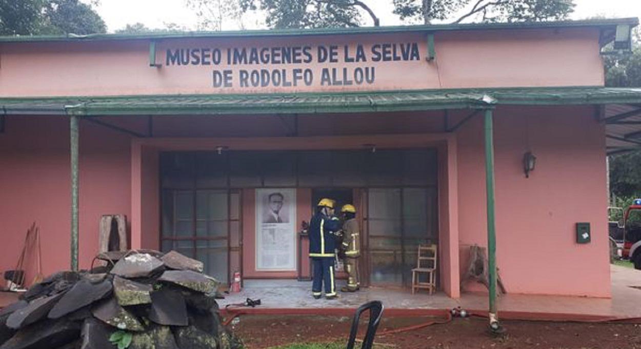 Puerto Iguazú: bombeiros controlam princípio de incêndio em museu