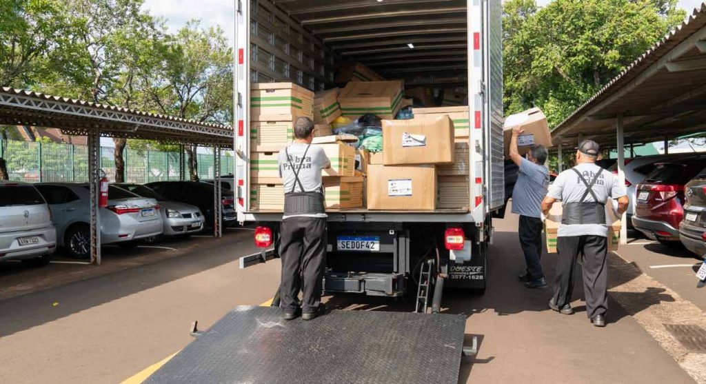 Itaipu envia caminhão com donativos ao Rio Grande do Sul