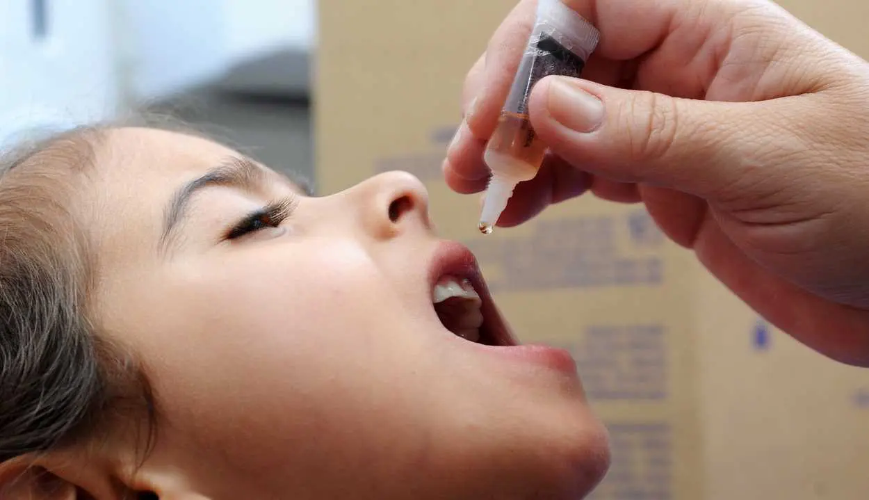 Vacinação contra a poliomielite começa nesta segunda-feira em Foz do Iguaçu