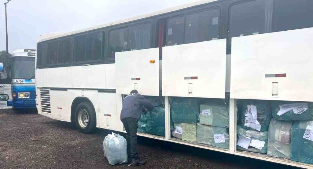 Operação na fronteira confisca quase R$ 600 mil em mercadorias e 6 veículos