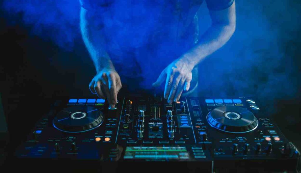 DJs fazem jam solidária em Foz do Iguaçu para ajudar Rio Grande do Sul