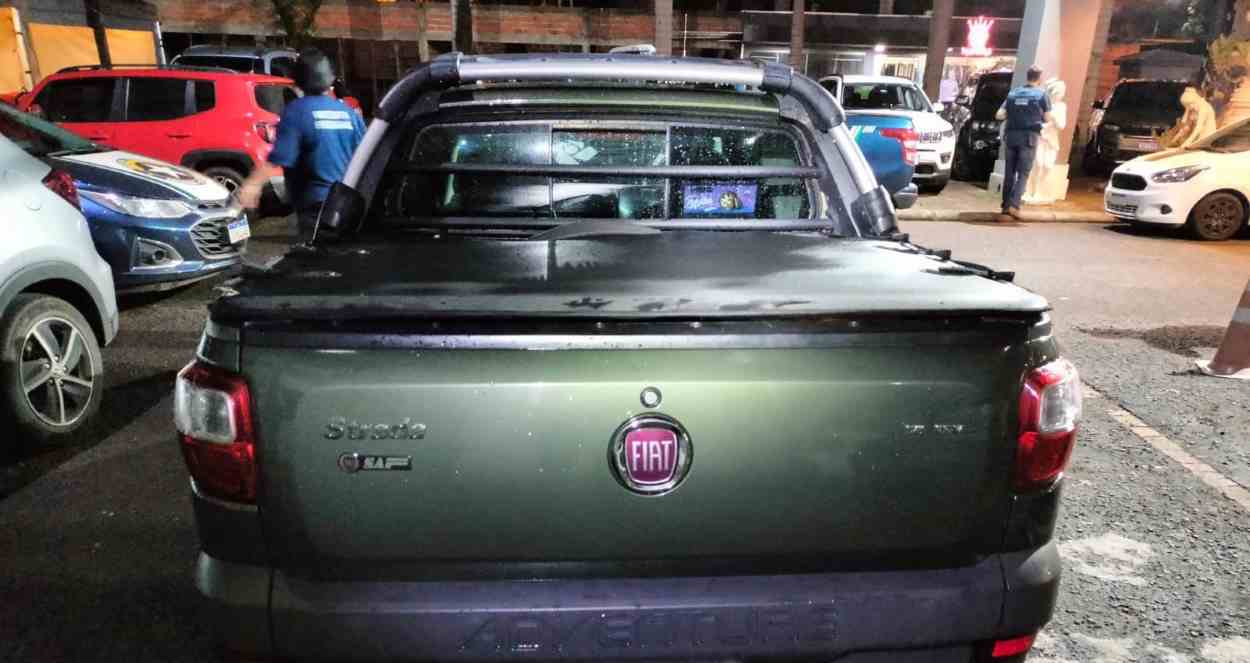 Operação na fronteira retém R$ 100 mil em mercadorias e cinco veículos