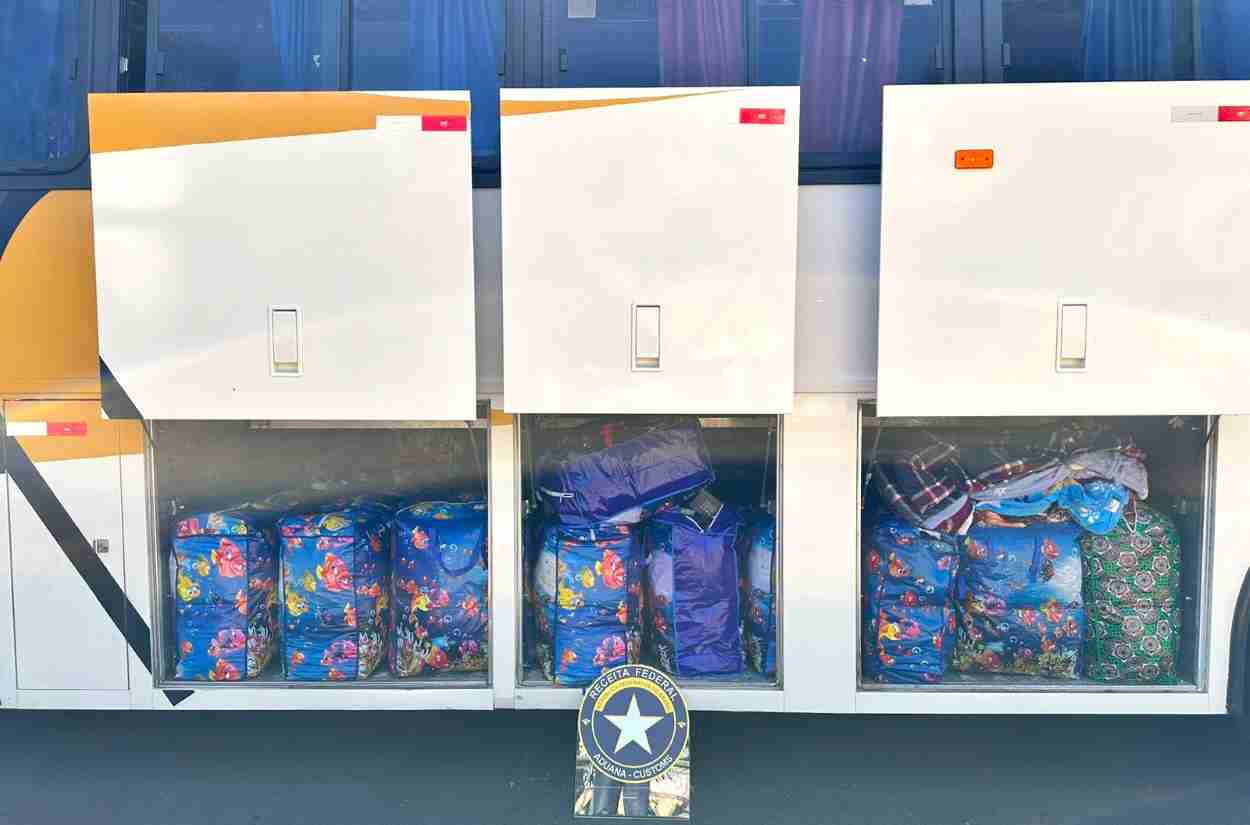 Fiscalização intercepta meio milhão em 8 veículos e um ônibus na fronteira