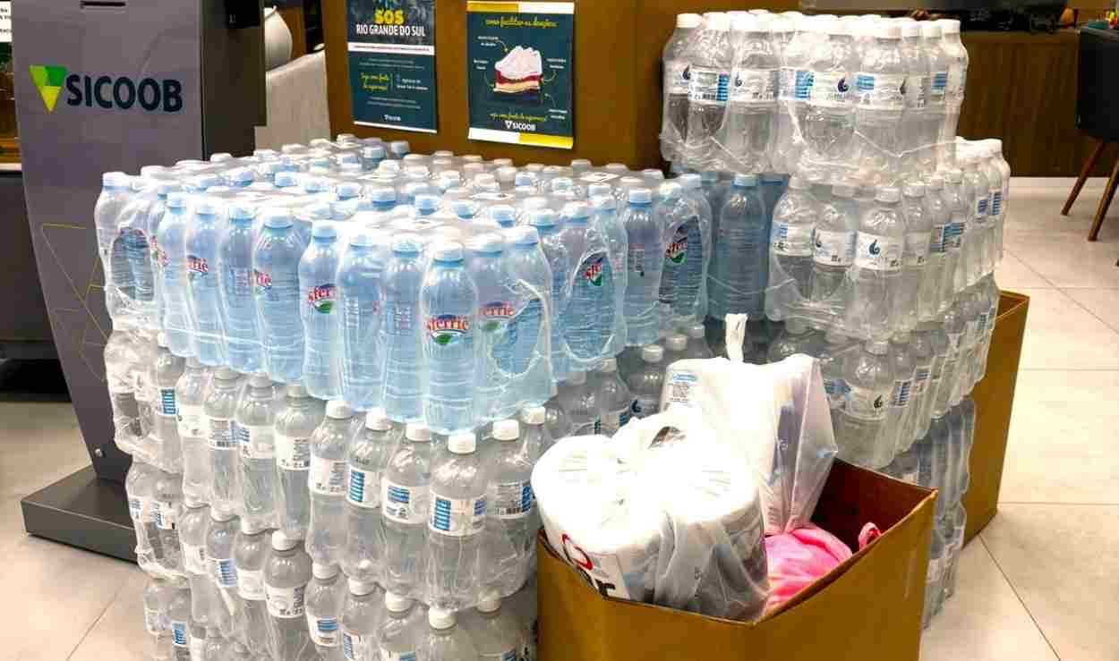 Sicoob dobra o valor de quem faz doação em dinheiro para ajudar o Rio Grande do Sul
