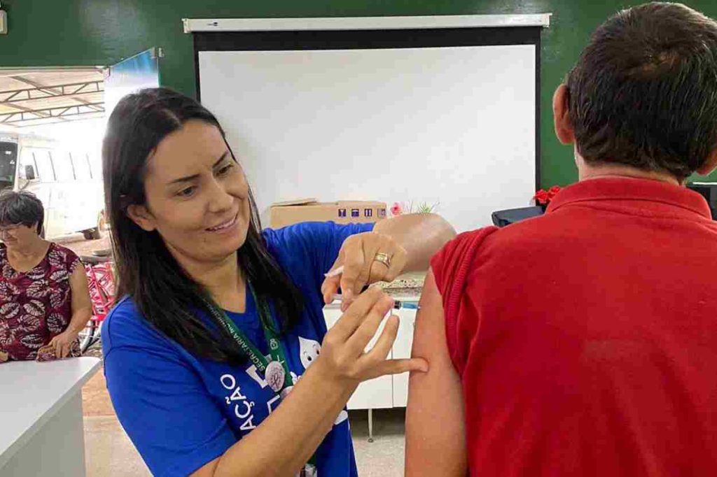 Foz do Iguaçu passa a aplicar vacina contra gripe em pessoas acima de 6 meses