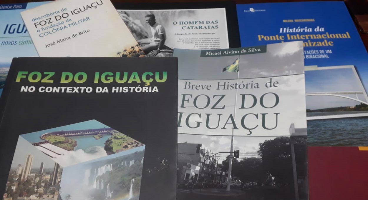 Consolidação de cursos como Jornalismo e História acelerou a produção de livros sobre a cidade. Foto: Guilherme Wojciechowski/H2FOZ