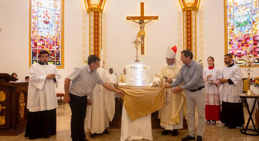 Igreja mais antiga de Foz do Iguaçu ganha placa do centenário
