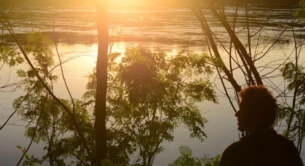Teenager portrays Foz do Iguaçu inspired by nature and urban scenes