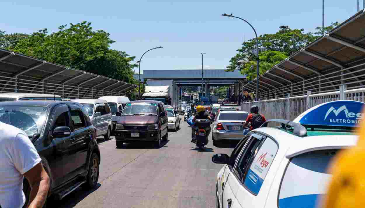 Receita Federal apreende mil cigarros eletrônicos na Ponte da Amizade
