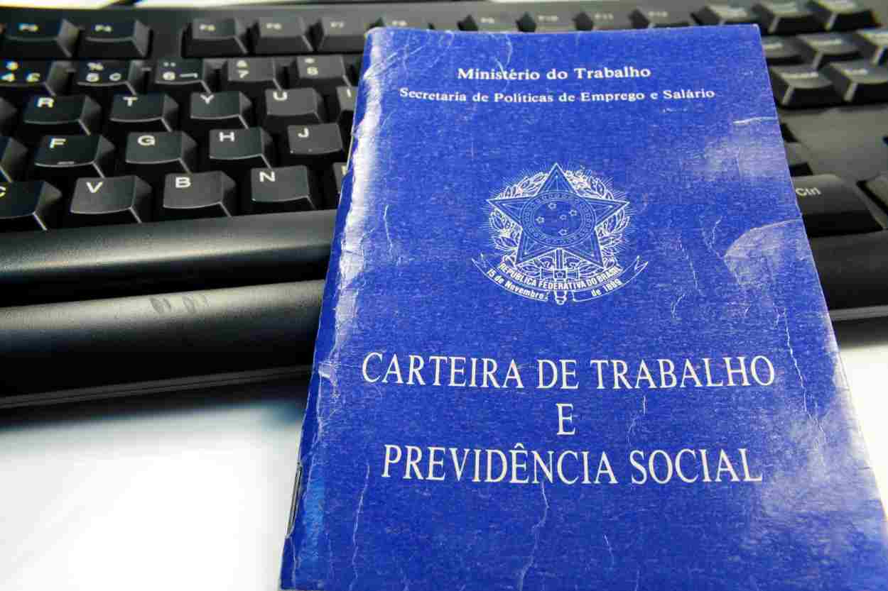 Foz do Iguaçu oferece 320 vagas de emprego com carteira assinada
