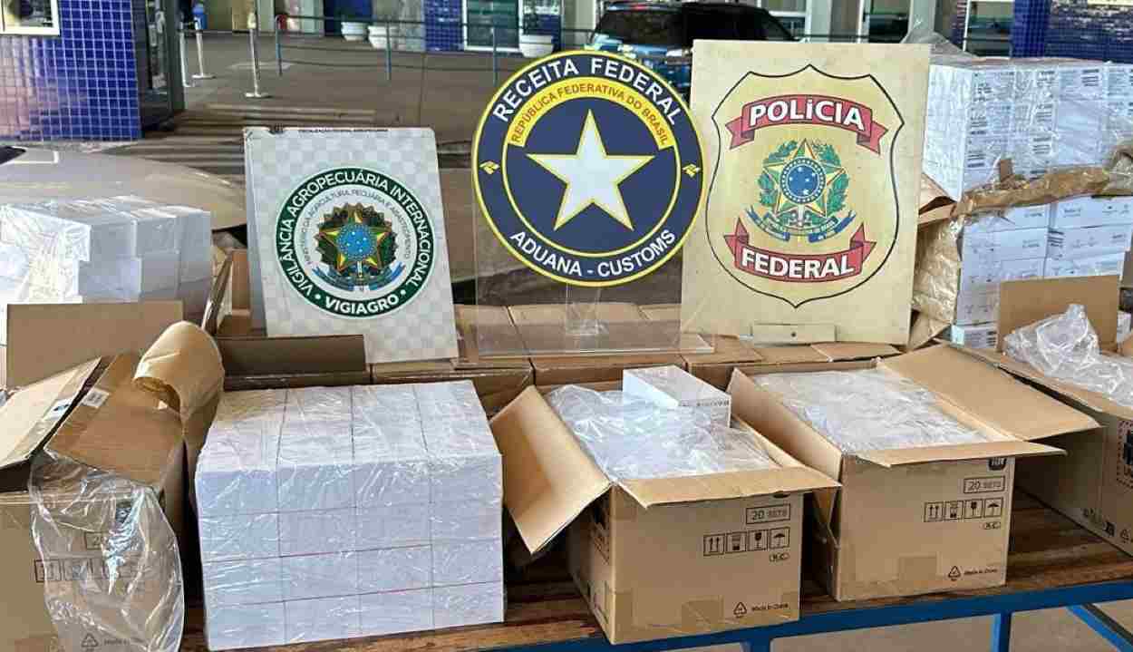 Receita Federal embarga 320 smartphones na Ponte da Amizade