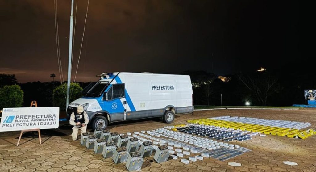 Argentina localiza carga de eletrônicos na barranca do rio