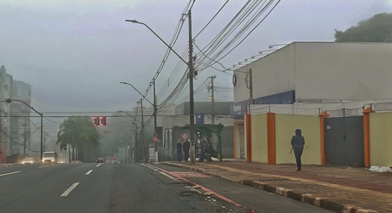 Foz do Iguaçu amanhece coberta pela neblina nesta quarta (17)