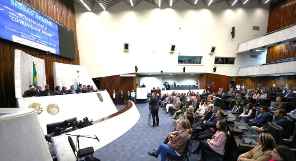 Comunidade árabe do Paraná é homenageada na Assembleia Legislativa