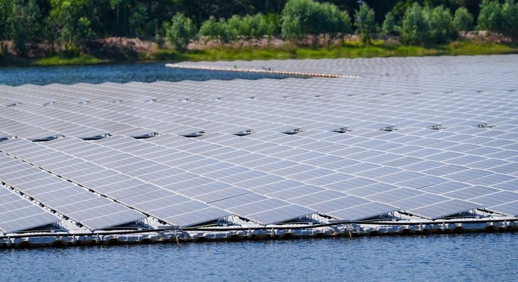 Itaipu confirma instalação de usina solar flutuante no lago