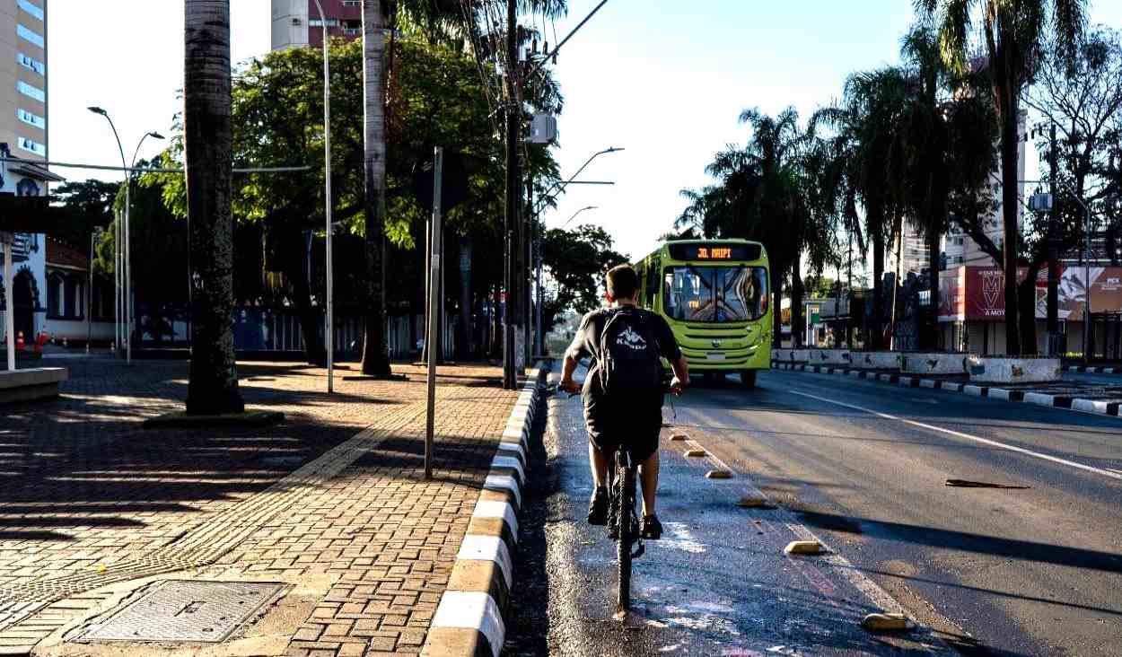 Avenida Jorge Schimmelpfeng terá interdição neste sábado; veja como ficam os ônibus