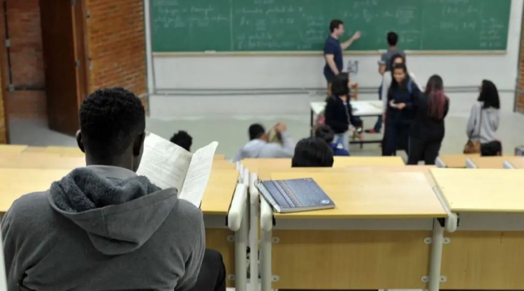 Foz do Iguaçu oferta bolsas em 45 graduações na rede particular via Prouni