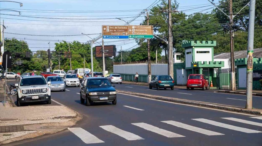 Foz do Iguaçu soma quase 300 empregos nesta segunda, a última de julho
