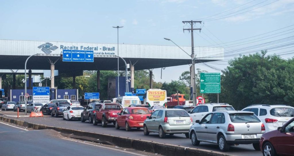 PRF lança operação contra motoristas ‘fura-fila’ na Ponte da Amizade