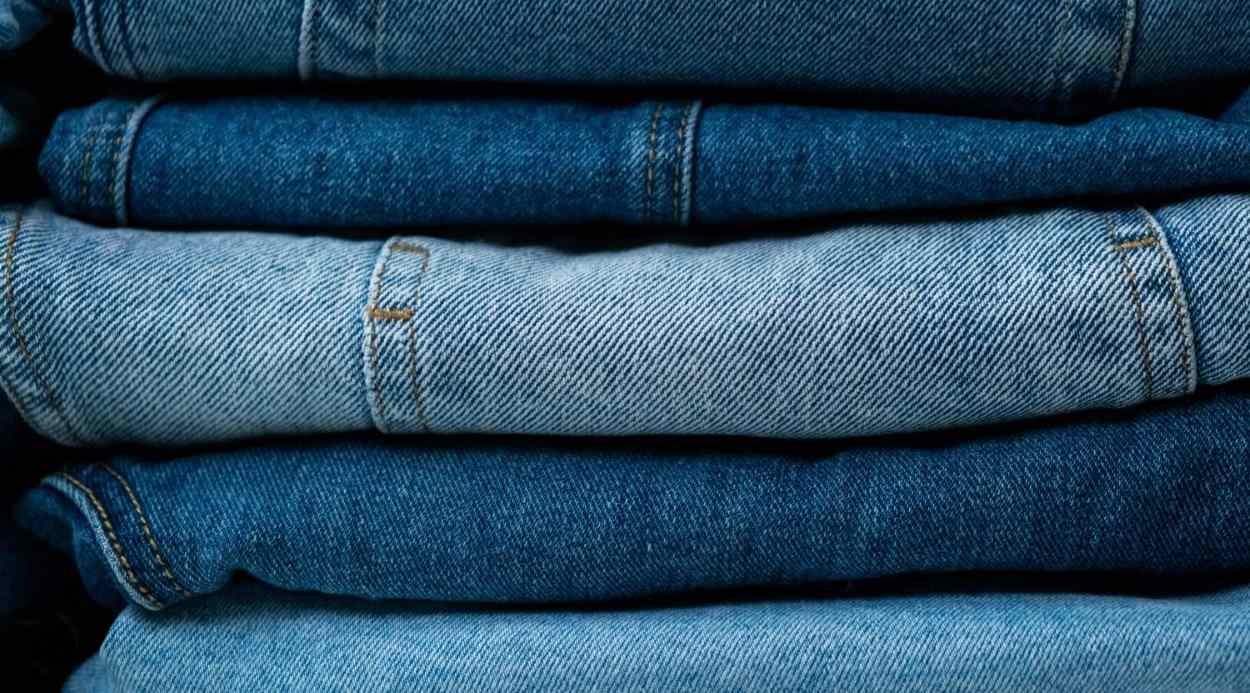 Foz do Iguaçu recebe outlet de jeans com até 70% de desconto