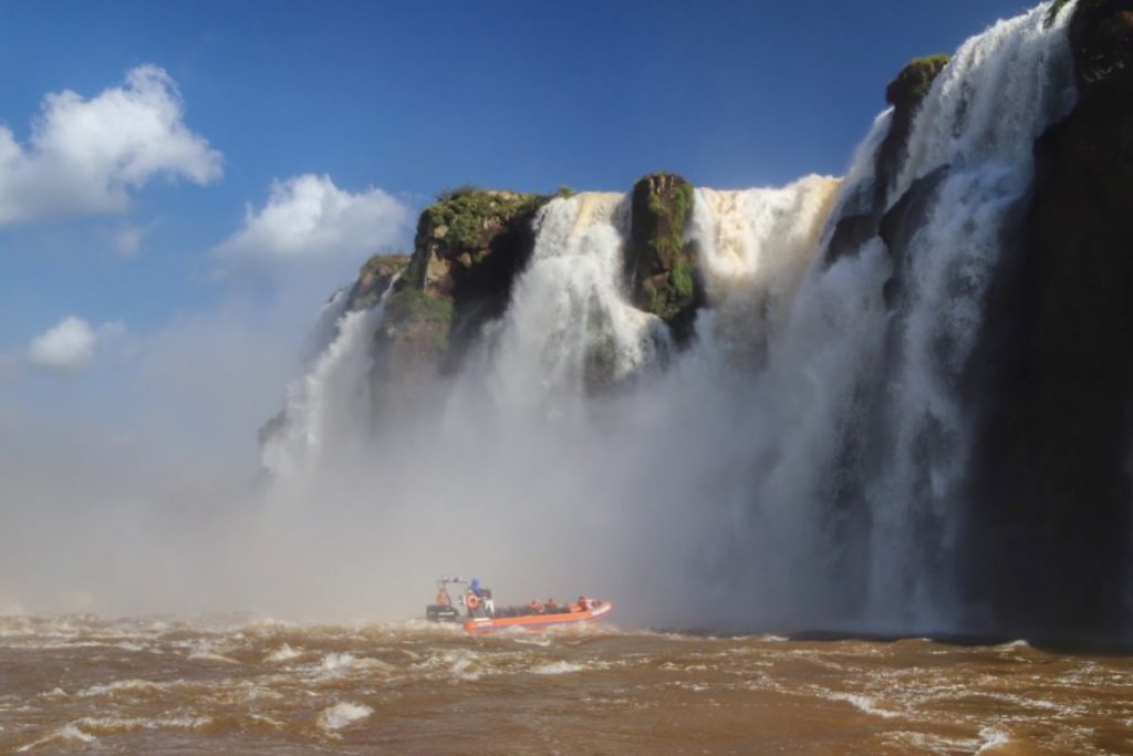 Paraná abre espaço para empresas do turismo exporem em Buenos Aires