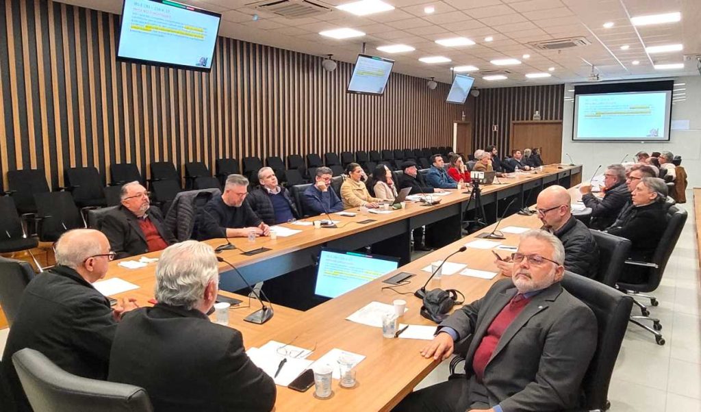 Reforma tributária: Codefoz avalia impacto na economia de Foz do Iguaçu