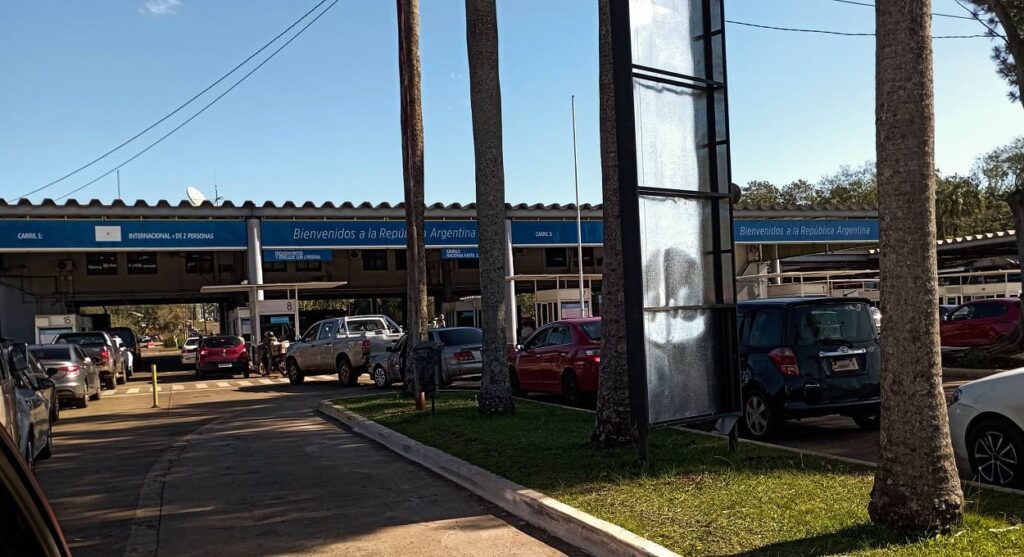 Argentina tenta agilizar trânsito na aduana de Puerto Iguazú