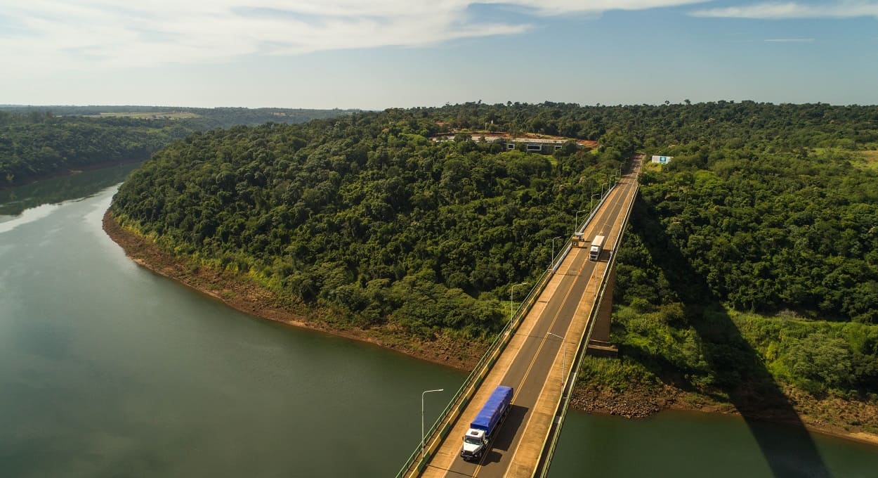 Argentina pede ajuda para localizar deputado foragido