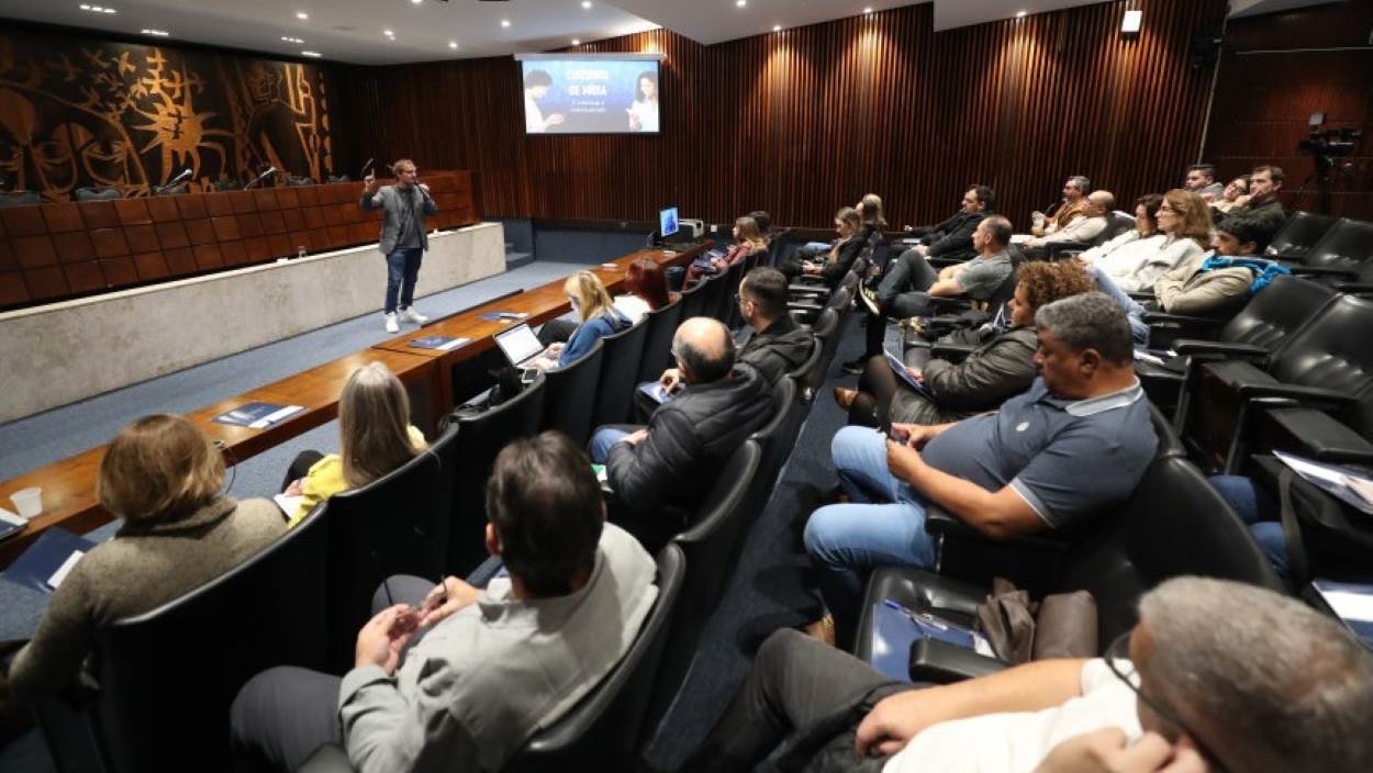 escola legislativo - foto orlando kissner