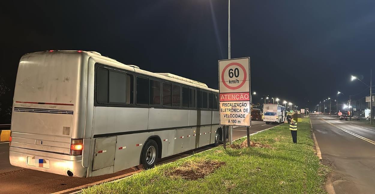 Receita apreende R$ 850 mil em mercadorias em dois ônibus na fronteira